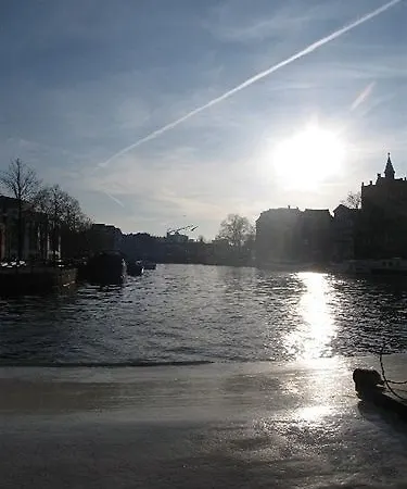 Bed & Breakfast Canal Guest 2*