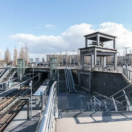Houseboat Reussi Amsterdam