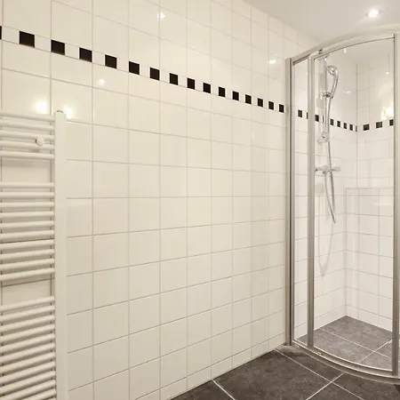 לינה וארוחת בוקר Romantic Jordaan Canalsuite Near Anne Frank House אמסטרדם