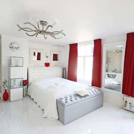 White Luxury Penthouse In Centre * Ámsterdam