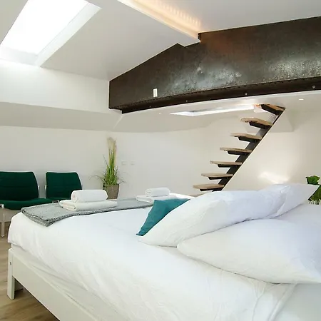 بيت ضيافة Eco Houseboat أمستردام