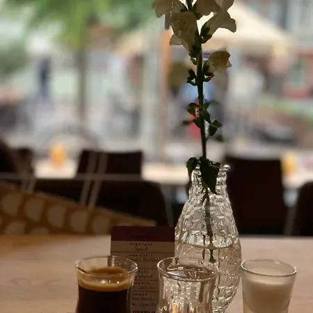 Couette-café Canal View *
