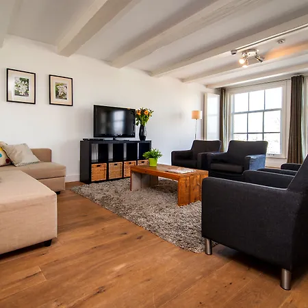 Centre Harbour Apartmanhotel