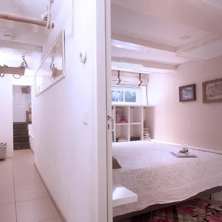 Bed and breakfast Cozy Canal *