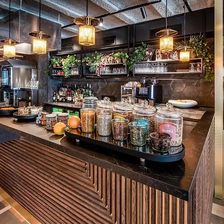 The Highland House מלון