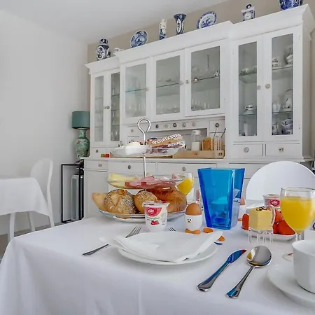 Modern Times Bed and breakfast 2*