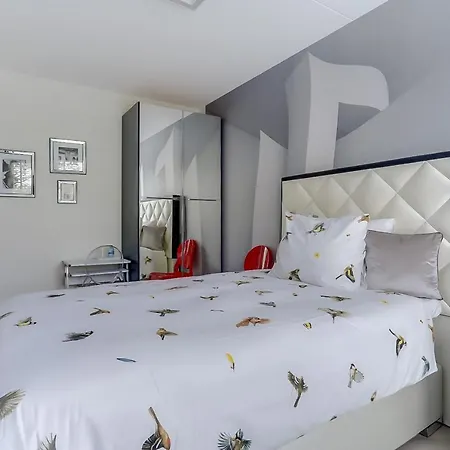 Modern Times Bed and breakfast 2*