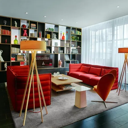 Hotel Citizenm South 4*