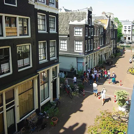 Joz, Historic In Centre Of Bed and breakfast