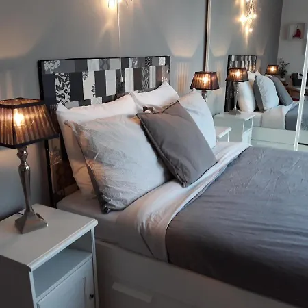 The Upstairs & Downstairs Bed and breakfast Ámsterdam