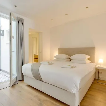 Luxurious In Jordaan Couple Getaway B&B 3*