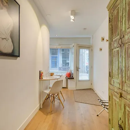 Luxurious In Jordaan Couple Getaway B&B 암스테르담
