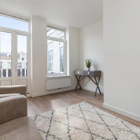 Center For A Group Of 4 In - Apt 2 公寓 *