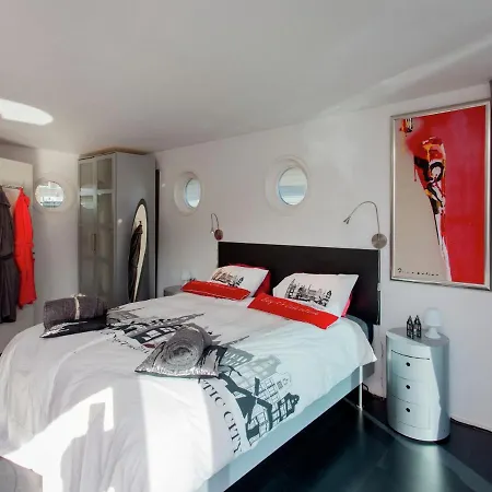 Modern Houseboat In With Terrace Ámsterdam
