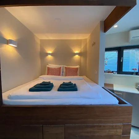 Houseboat Sophia Pensjonat *