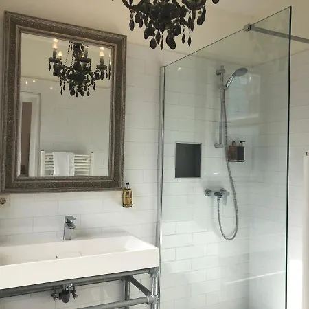 Nine-t-teen Bed And Boutique Отель типа 