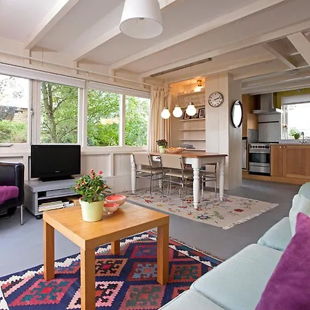 Very In Durgerdam, With Private Garden, Free Parking, Pets Allowed Ferienhaus *