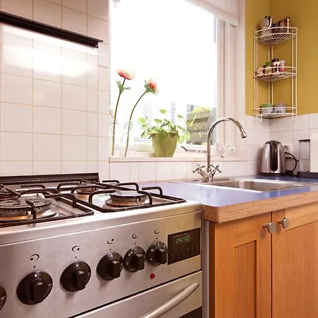 Very In Durgerdam, With Private Garden, Free Parking, Pets Allowed Ferienhaus