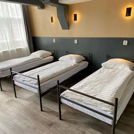 Xplore Hostel *