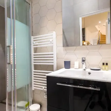 Lovely 4 Bedroom Luxury Apartment Appartamento *
