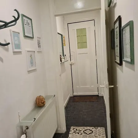 1 Bedroom 15 Min By Tram To Centre! Apartament