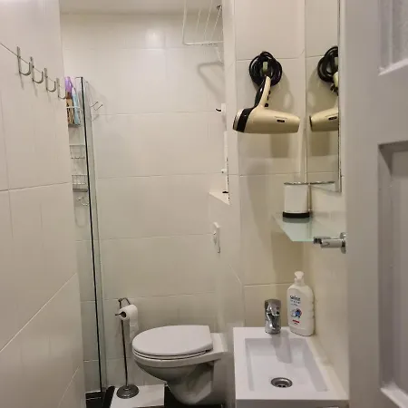 1 Bedroom 15 Min By Tram To Centre! Apartament *