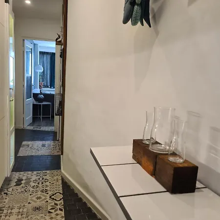1 Bedroom 15 Min By Tram To Centre! Apartament *