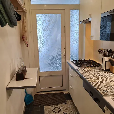Apartament 1 Bedroom 15 Min By Tram To Centre!