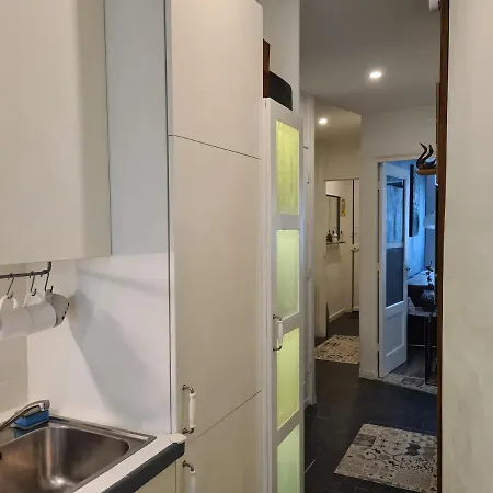 1 Bedroom 15 Min By Tram To Centre! Apartament