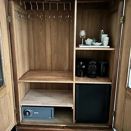 Dahli's Sleep Boutique Nocleg ze śniadaniem 2*