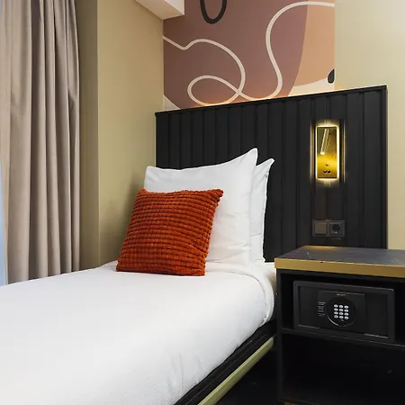 Huygens Place 4*