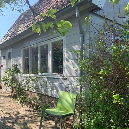 Ferienhaus Very In Durgerdam, With Private Garden, Free Parking, Pets Allowed *