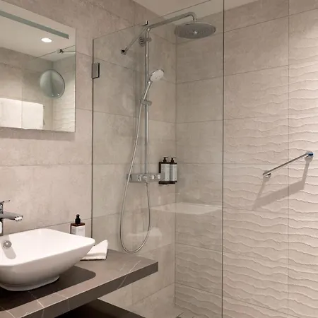 Mercure North Station Hotel 4*