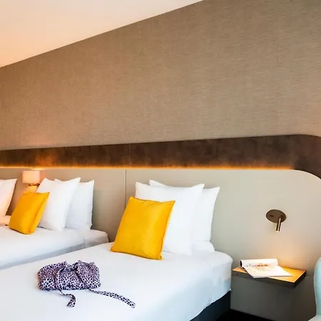 Mercure North Station 4*