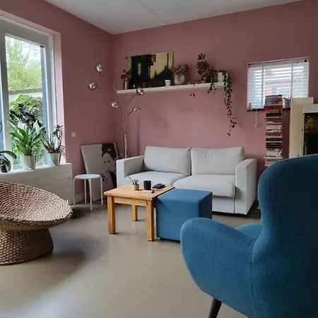 Apartamento Lovely 1 Bedroom With Garden