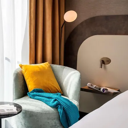 Hotel Mercure North Station 4*