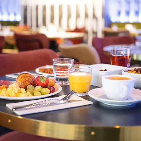 Hotel Mercure North Station 4*