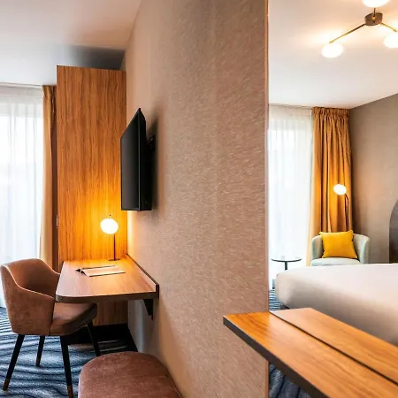 Mercure North Station 4*