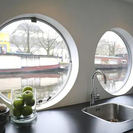 船上ホテル Houseboat Prinsheerlijk 3*