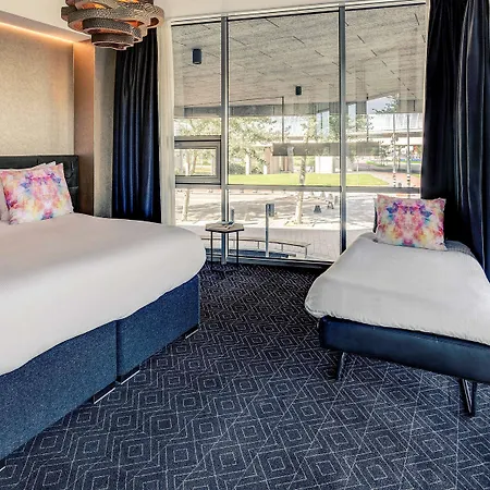 Mercure Sloterdijk Station Hotel 4*