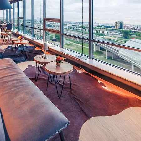Mercure Sloterdijk Station Hotel 4*