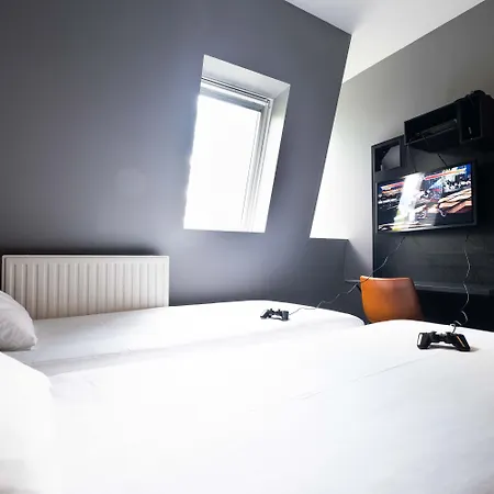 Hotel The Arcade 3*