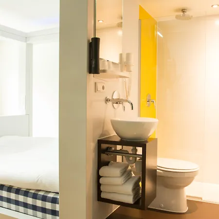 Hotel Qbic Wtc 3*