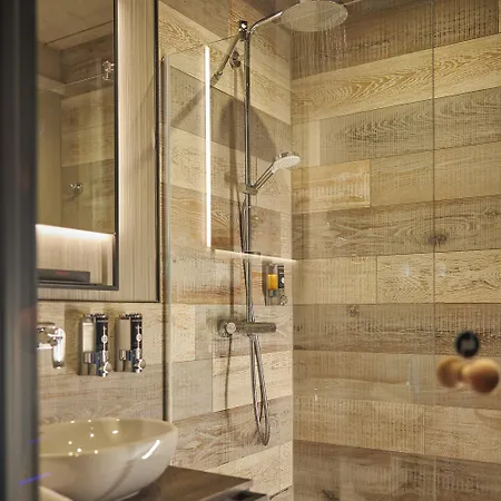 מלון Inntel Landmark 4*