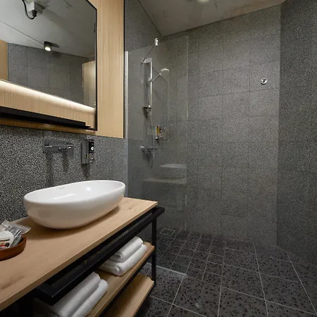 מלון Inntel Landmark 4*
