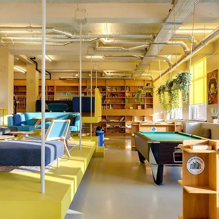 Clinknoord Hostel Хостел