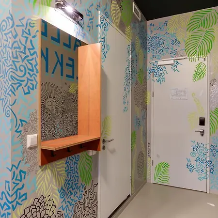 Хостел Clinknoord Hostel