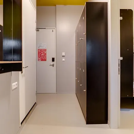Clinknoord Hostel Хостел