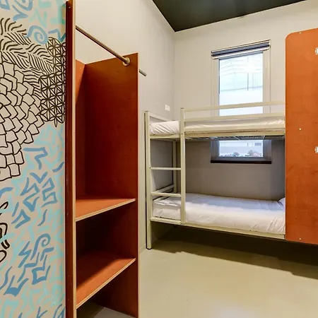 Clinknoord Hostel Хостел *