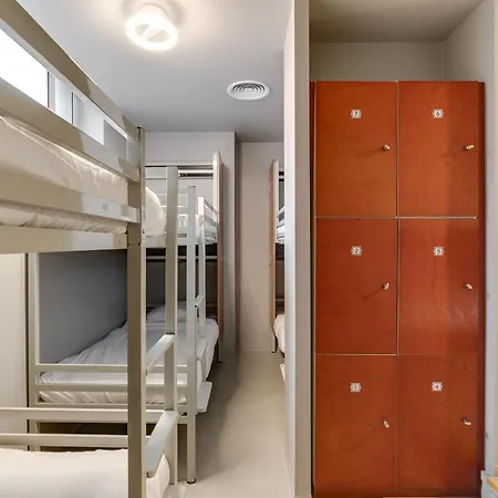 Clinknoord Hostel * Амстердам
